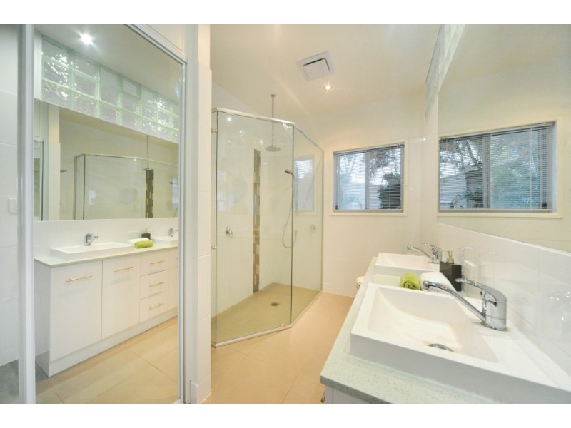 29 Warrain Street, Shute Harbour QLD 4802