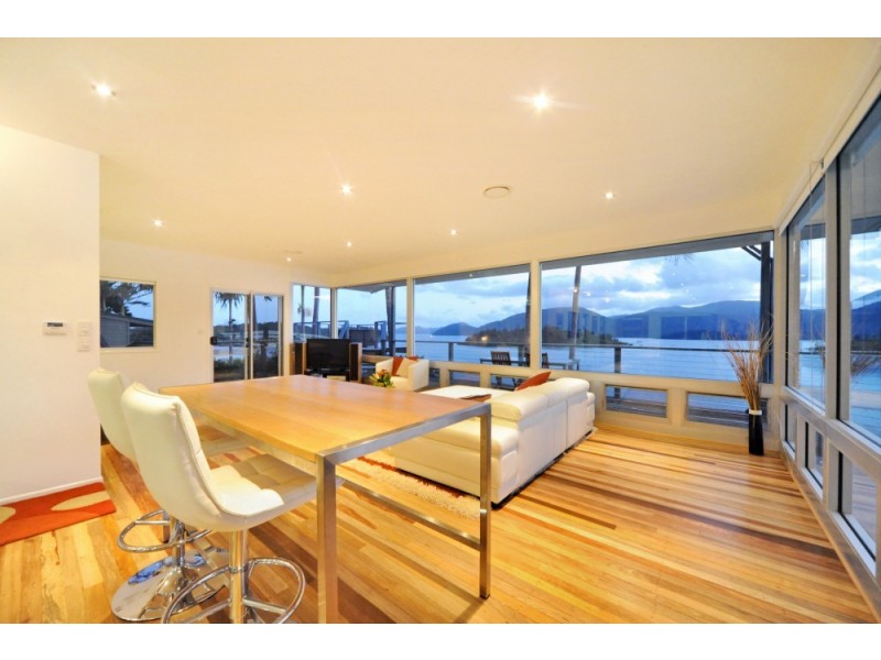 29 Warrain Street, Shute Harbour QLD 4802
