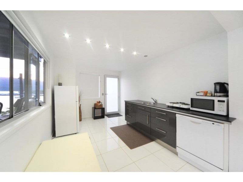 29 Warrain Street, Shute Harbour QLD 4802