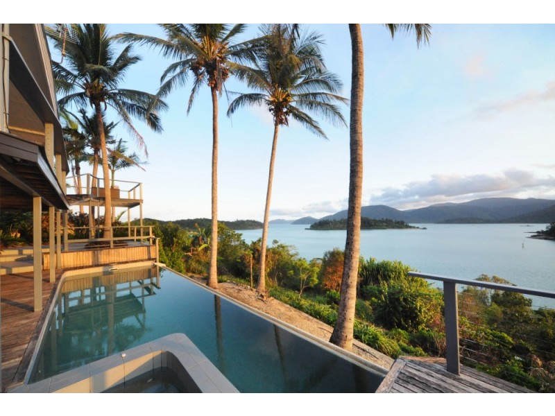 29 Warrain Street, Shute Harbour QLD 4802