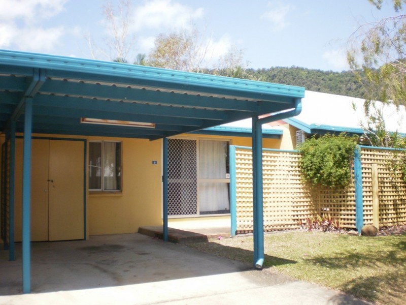 8/28 Island Drive, Cannonvale QLD 4802