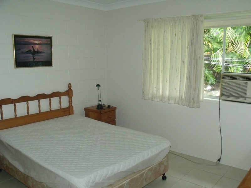 8/28 Island Drive, Cannonvale QLD 4802