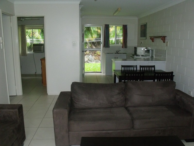 8/28 Island Drive, Cannonvale QLD 4802