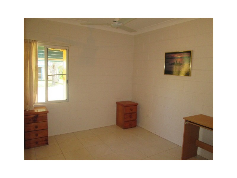 8/28 Island Drive, Cannonvale QLD 4802