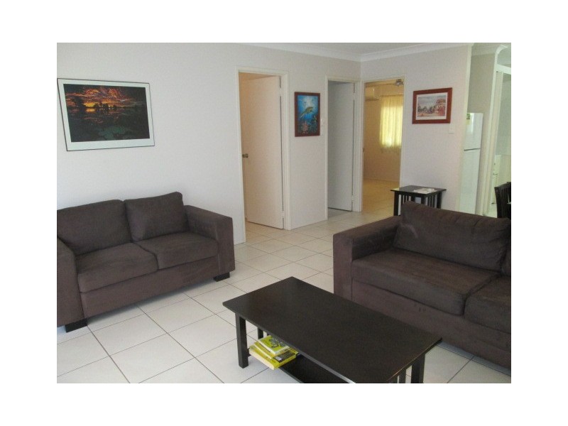 8/28 Island Drive, Cannonvale QLD 4802