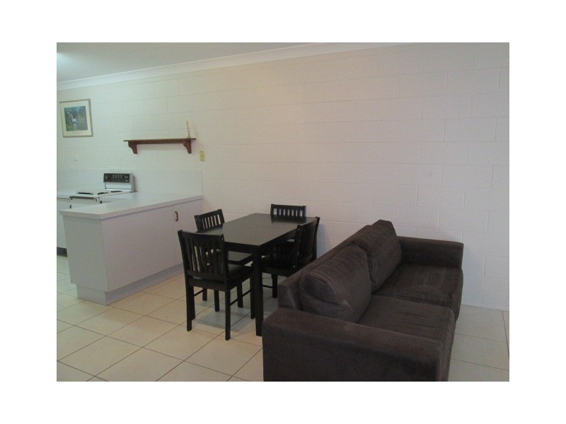 8/28 Island Drive, Cannonvale QLD 4802