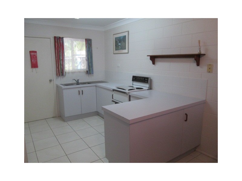 8/28 Island Drive, Cannonvale QLD 4802