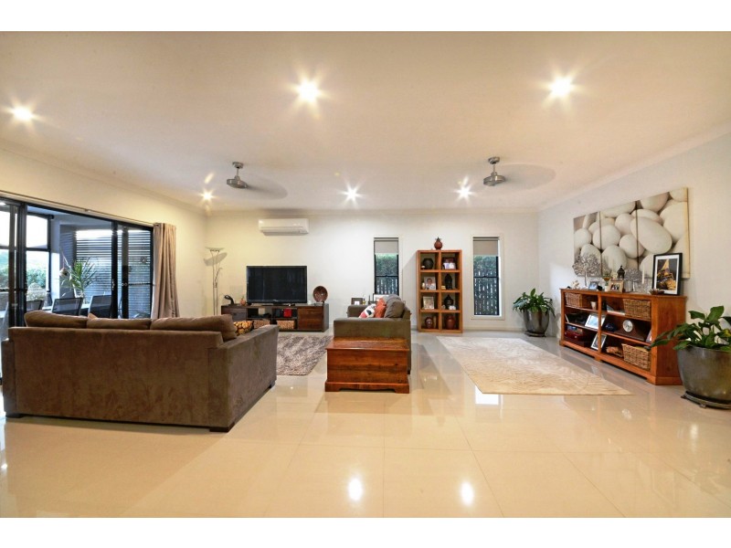 26 Endeavour Circuit, Cannonvale QLD 4802