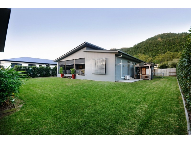 26 Endeavour Circuit, Cannonvale QLD 4802