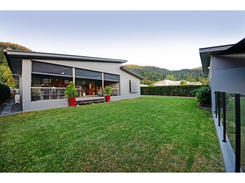 26 Endeavour Circuit, Cannonvale QLD 4802