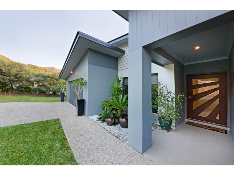 26 Endeavour Circuit, Cannonvale QLD 4802