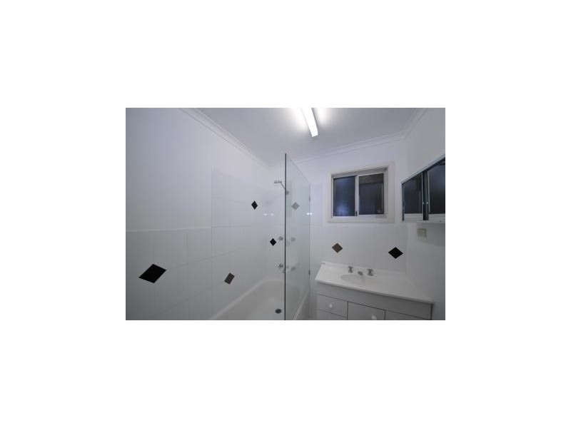 1/15 Woomerah Ave, Cannonvale QLD 4802