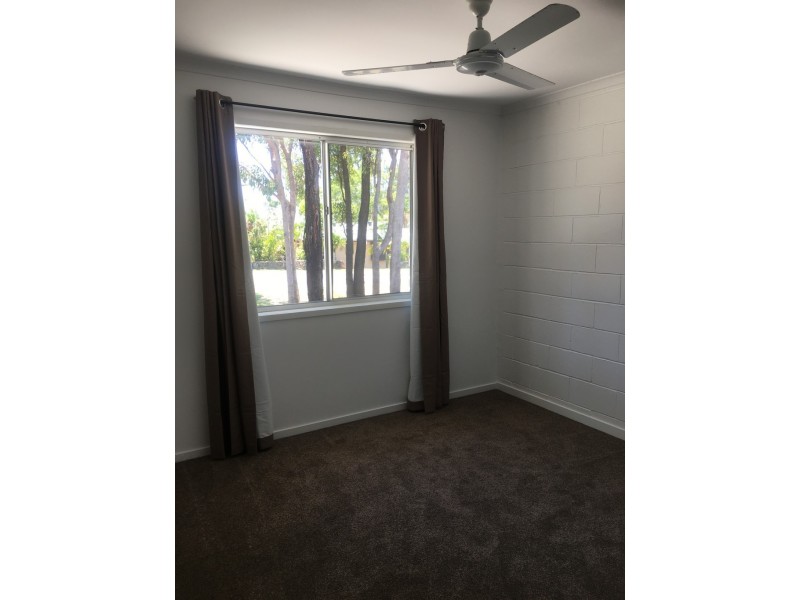 1/15 Woomerah Ave, Cannonvale QLD 4802