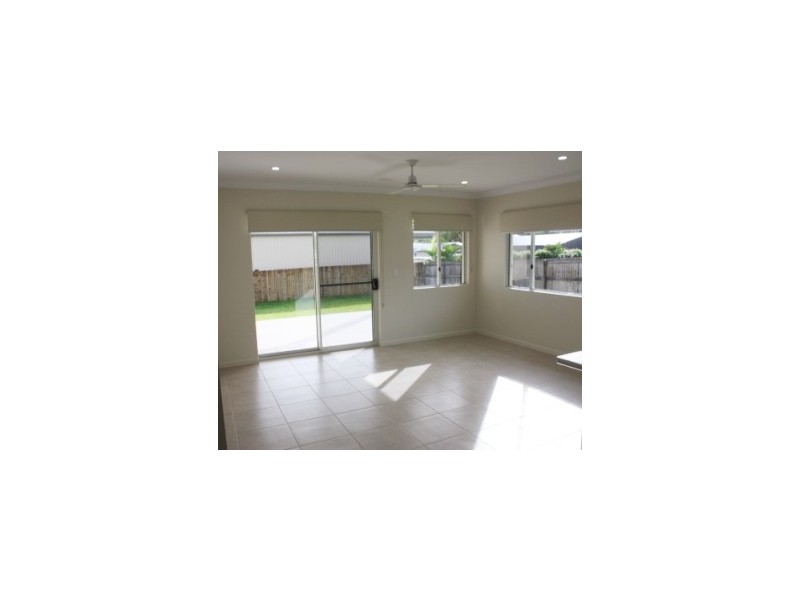 11 Endeavour Circuit, Cannonvale QLD 4802