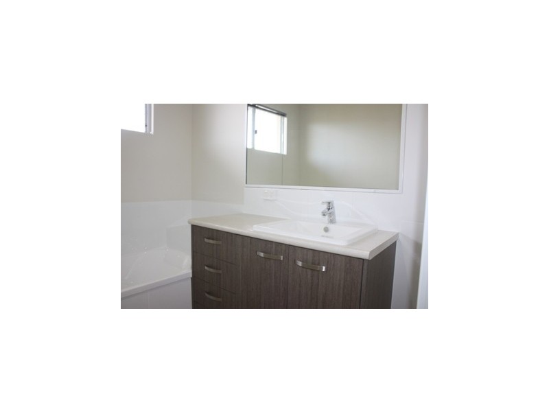 11 Endeavour Circuit, Cannonvale QLD 4802