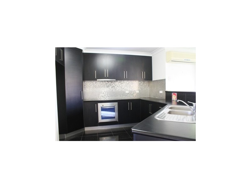 2/32 Banksia Court, Cannonvale QLD 4802