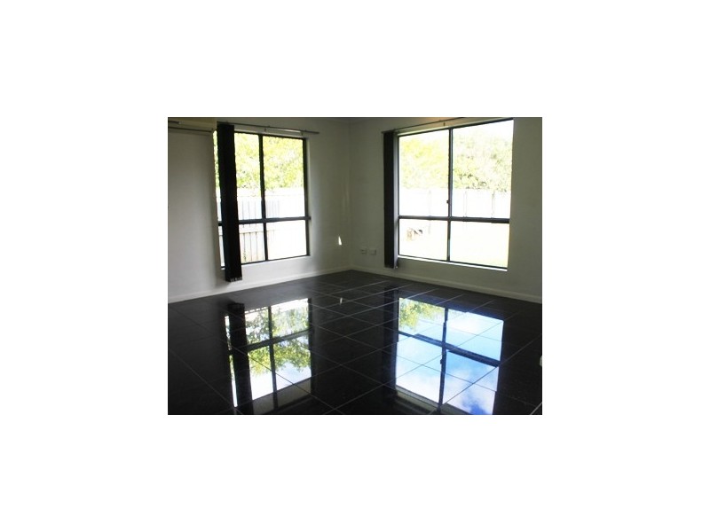 2/32 Banksia Court, Cannonvale QLD 4802