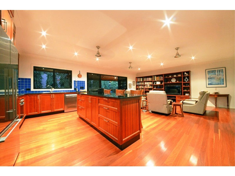 37 Eshelby Drive, Cannonvale QLD 4802
