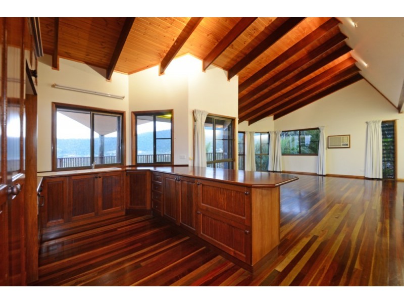 2 Stewart Drive, Cannonvale QLD 4802