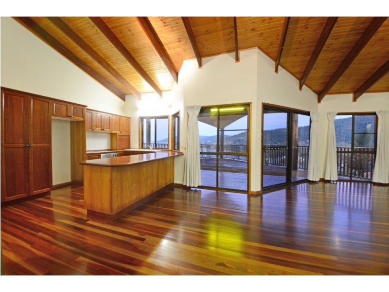 2 Stewart Drive, Cannonvale QLD 4802
