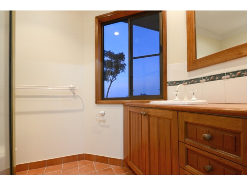2 Stewart Drive, Cannonvale QLD 4802