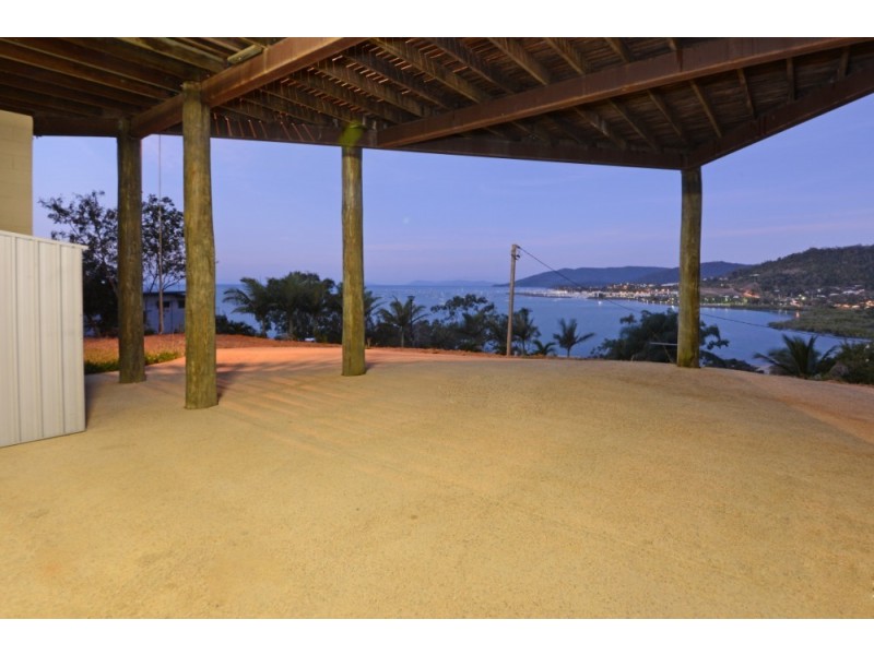 2 Stewart Drive, Cannonvale QLD 4802