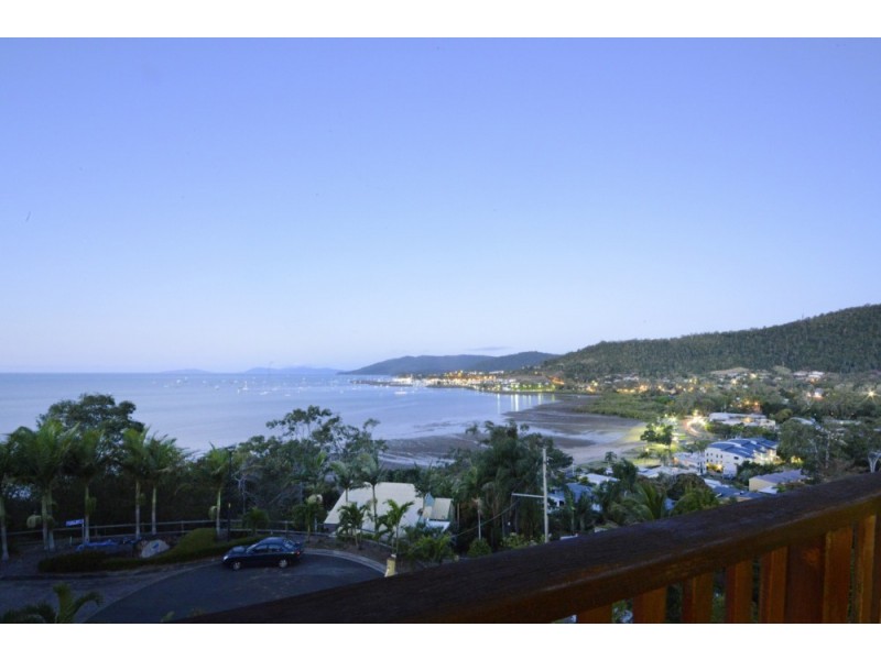2 Stewart Drive, Cannonvale QLD 4802