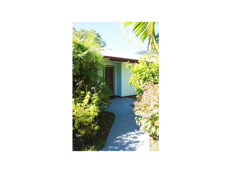7 Grace Avenue, Cannonvale QLD 4802