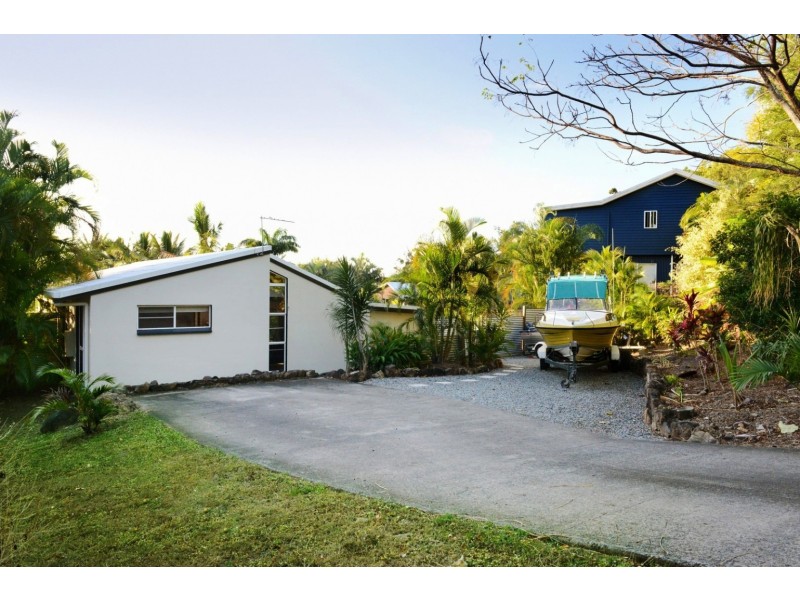24 Jones Road, Cannonvale QLD 4802