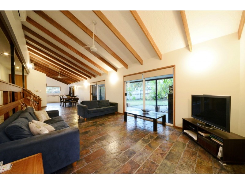 24 Jones Road, Cannonvale QLD 4802