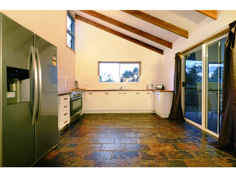 24 Jones Road, Cannonvale QLD 4802