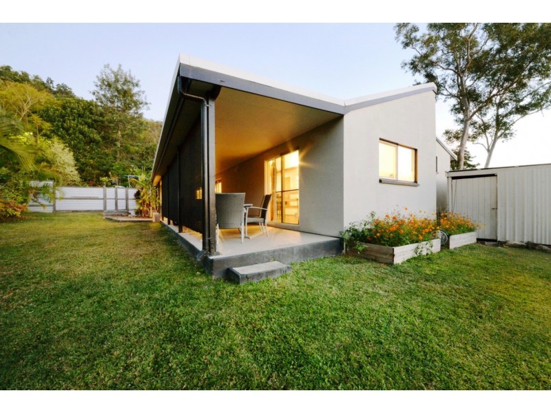 24 Jones Road, Cannonvale QLD 4802