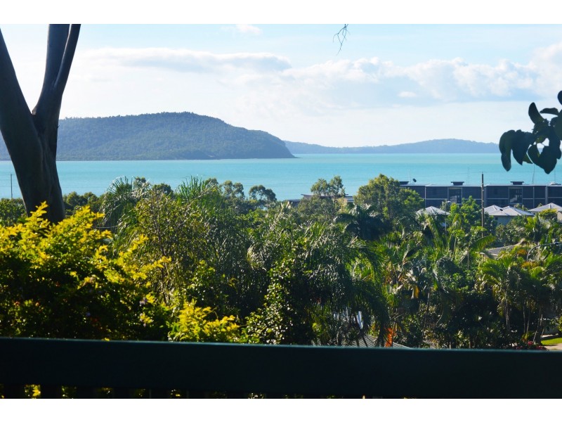 25 Jones Road, Cannonvale QLD 4802