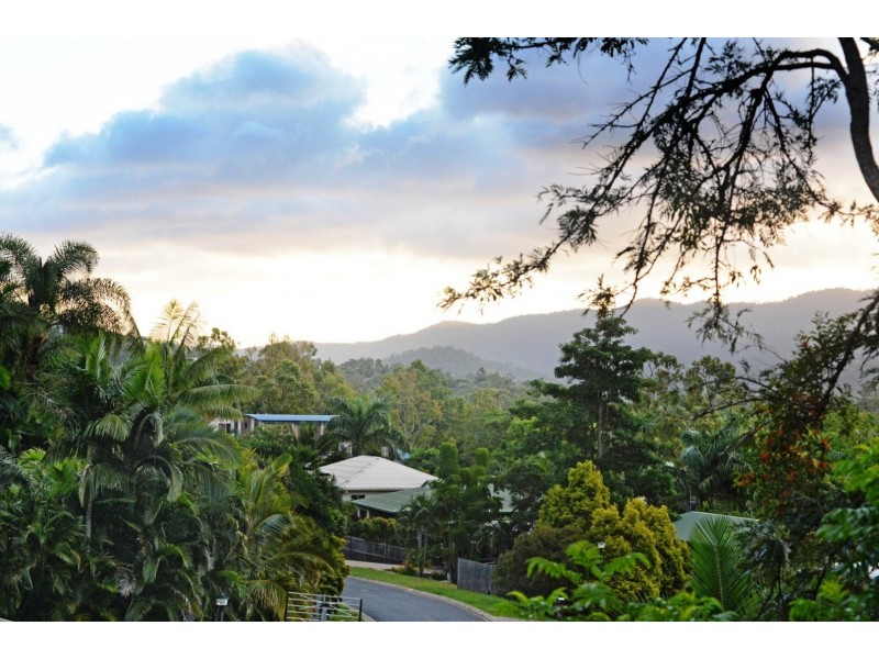 25 Jones Road, Cannonvale QLD 4802