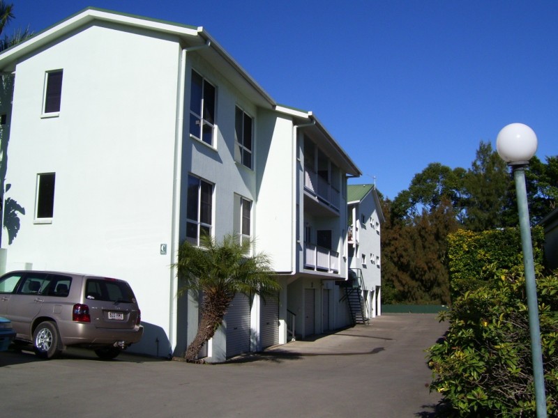 2C/10 Island Drive, Cannonvale QLD 4802