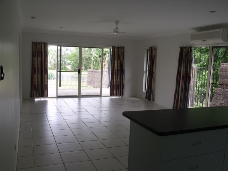 50 Valley Drive, Cannonvale QLD 4802