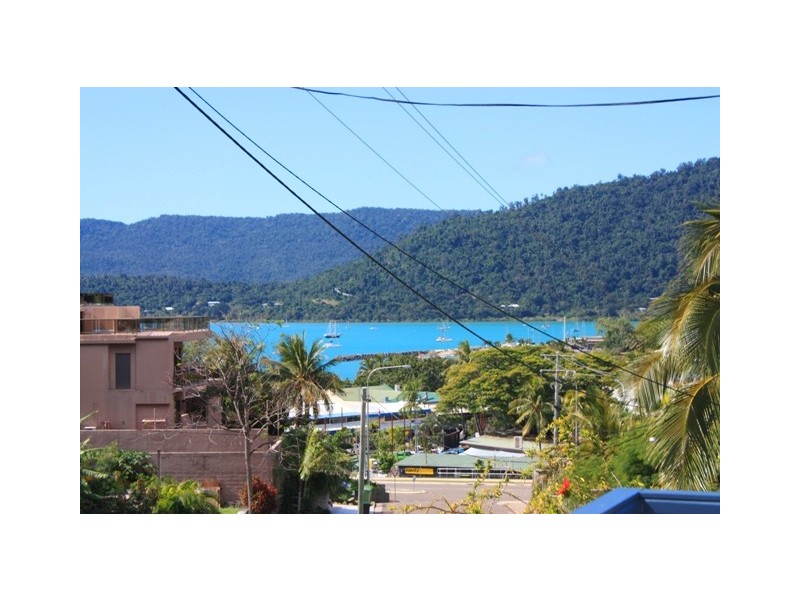 8 Begley Street, Airlie Beach QLD 4802