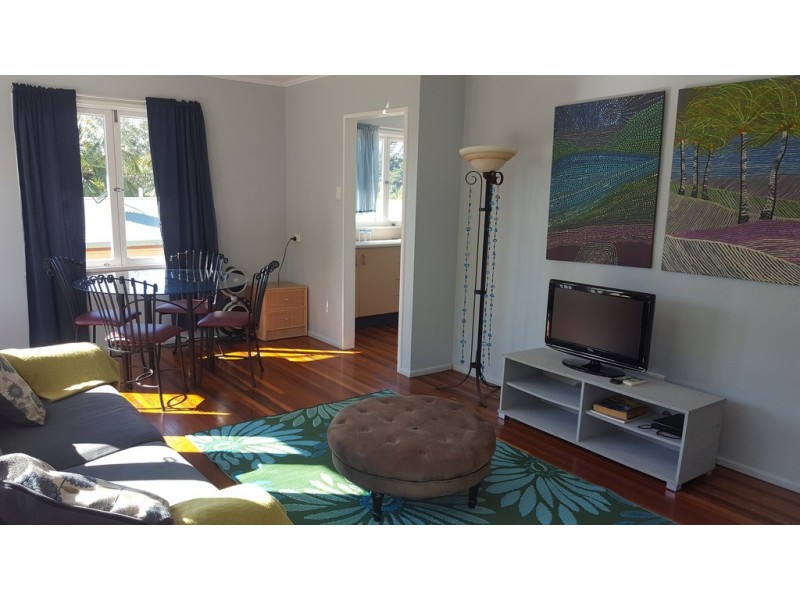 8 Begley Street, Airlie Beach QLD 4802