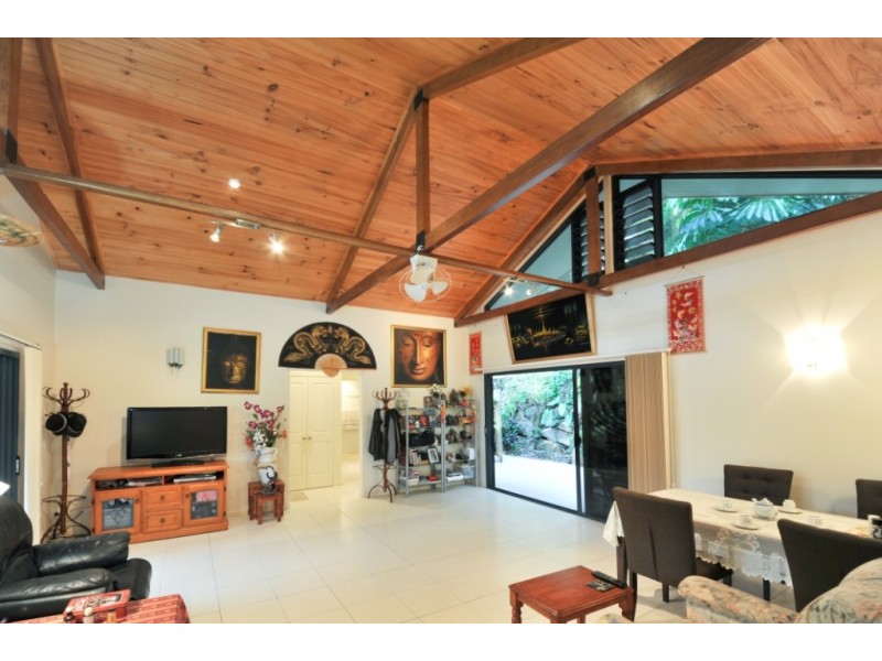 4 Totem Trail, Jubilee Pocket QLD 4802