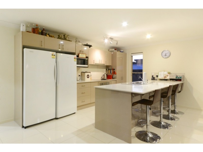 37 Endeavour Circuit, Cannonvale QLD 4802