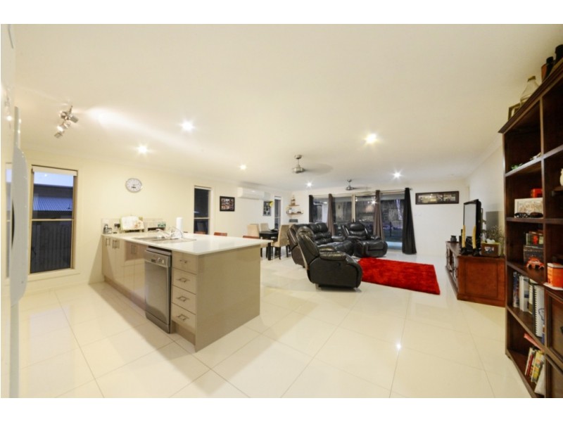 37 Endeavour Circuit, Cannonvale QLD 4802