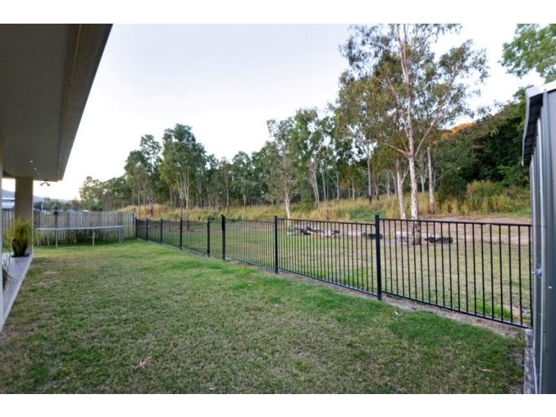 37 Endeavour Circuit, Cannonvale QLD 4802