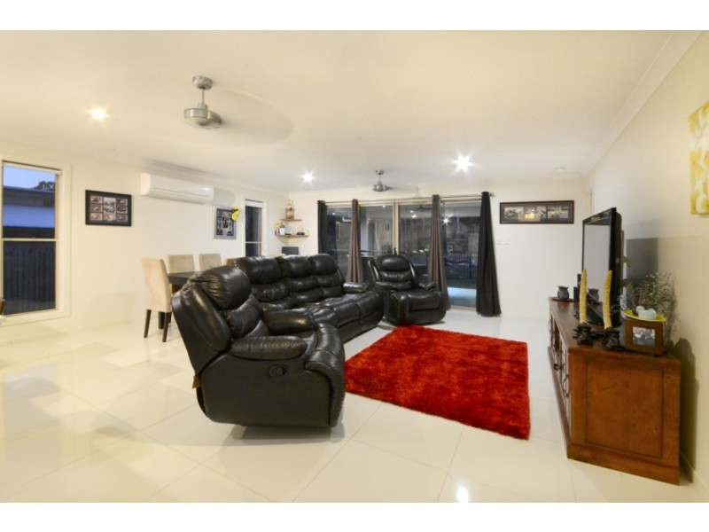 37 Endeavour Circuit, Cannonvale QLD 4802