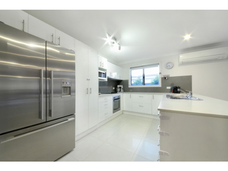 33 Endeavour Circuit, Cannonvale QLD 4802