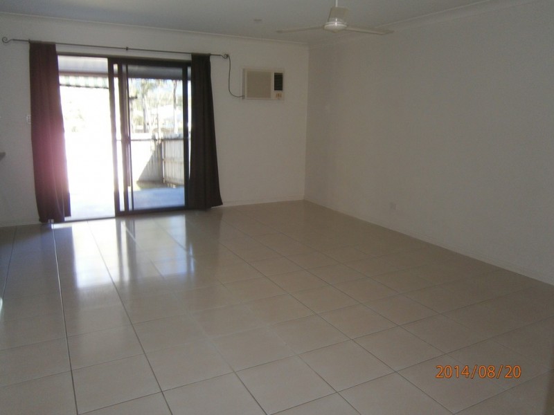 4/82 Country Road, Cannonvale QLD 4802