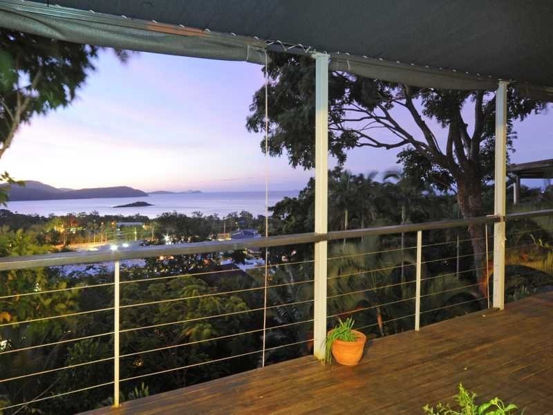 5 Woodwark Crescent, Cannonvale QLD 4802