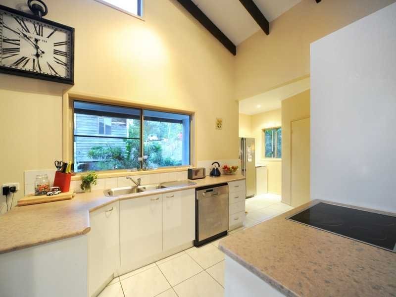 5 Woodwark Crescent, Cannonvale QLD 4802