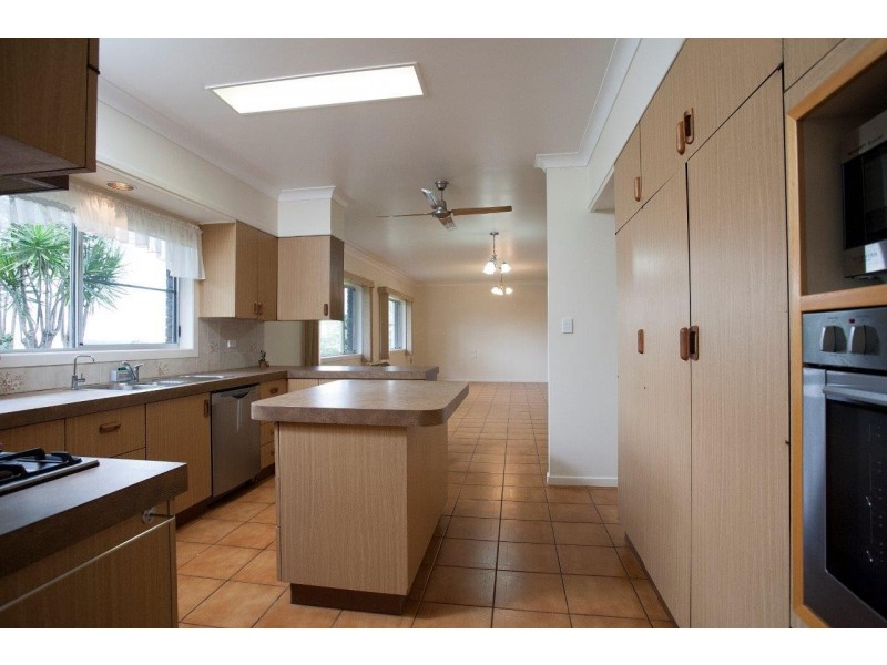 11 Sugarloaf Road, Sugarloaf QLD 4800