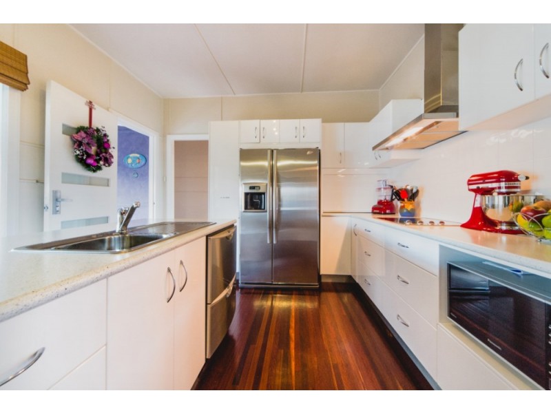 4 Broadwater Avenue, Airlie Beach QLD 4802