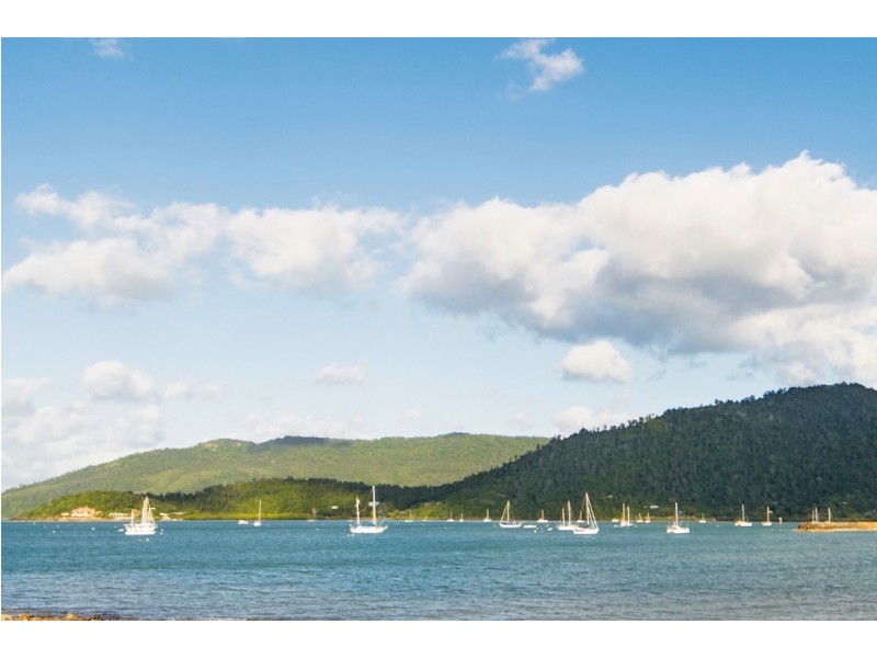 4 Broadwater Avenue, Airlie Beach QLD 4802